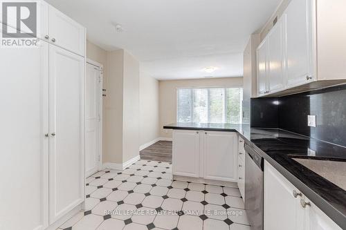 5 - 312 Reynolds Street, Oakville, ON - Indoor Photo Showing Kitchen