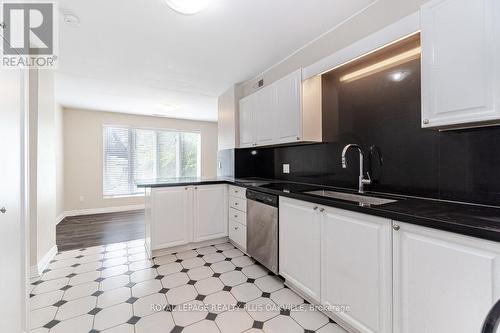 5 - 312 Reynolds Street, Oakville, ON - Indoor Photo Showing Kitchen