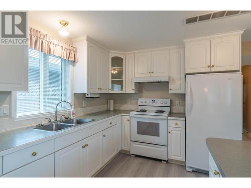 1562 Nicolani Court, Kamloops, BC - Indoor Photo Showing Kitchen With Double Sink