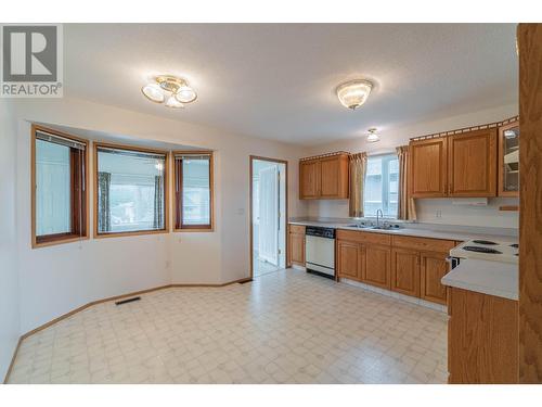 1562 Nicolani Court, Kamloops, BC - Indoor Photo Showing Kitchen With Double Sink