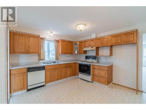 1562 Nicolani Court, Kamloops, BC - Indoor Photo Showing Kitchen With Double Sink