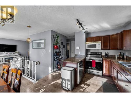 453 Robin Drive, Barriere, BC - Indoor Photo Showing Kitchen With Double Sink