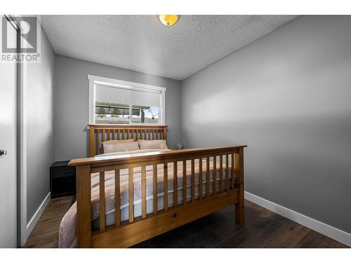 453 Robin Drive, Barriere, BC - Indoor Photo Showing Bedroom