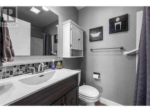 453 Robin Drive, Barriere, BC - Indoor Photo Showing Bathroom