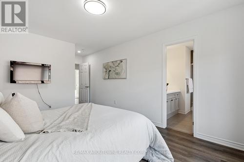 879 Hickory Crescent, Milton, ON - Indoor Photo Showing Bedroom