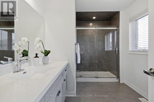 879 Hickory Crescent, Milton, ON - Indoor Photo Showing Bathroom