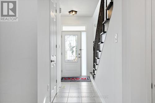 879 Hickory Crescent, Milton, ON - Indoor Photo Showing Other Room