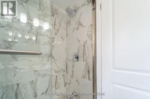 608 Thornwood Avenue, Burlington, ON - Indoor Photo Showing Bathroom