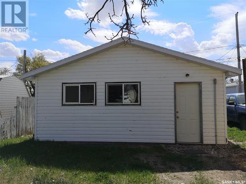 709 2Nd Avenue W, Kindersley, SK 