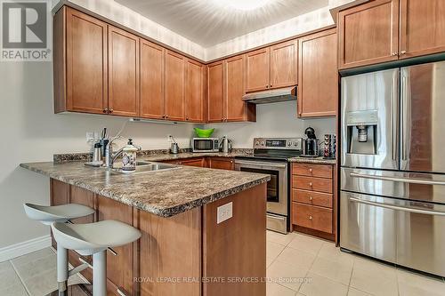 3076 Janice Drive, Oakville, ON - Indoor Photo Showing Kitchen With Stainless Steel Kitchen With Double Sink