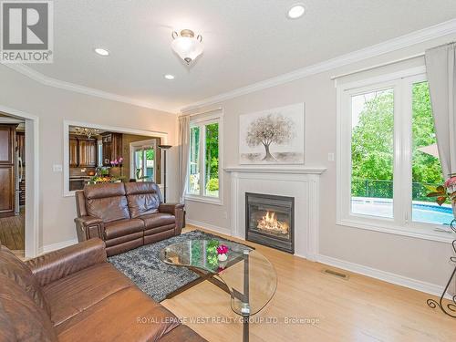 7 Vantagebrook Court, Caledon, ON - Indoor Photo Showing Living Room With Fireplace