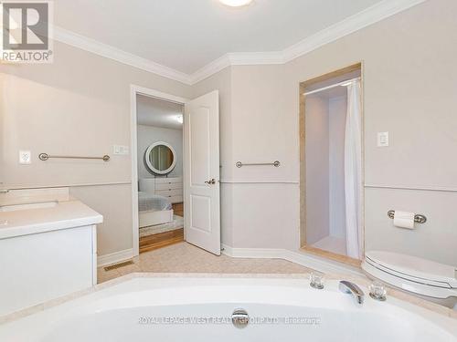 7 Vantagebrook Court, Caledon, ON - Indoor Photo Showing Bathroom