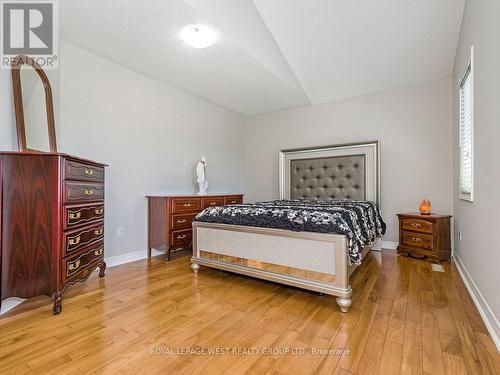 7 Vantagebrook Court, Caledon, ON - Indoor Photo Showing Bedroom