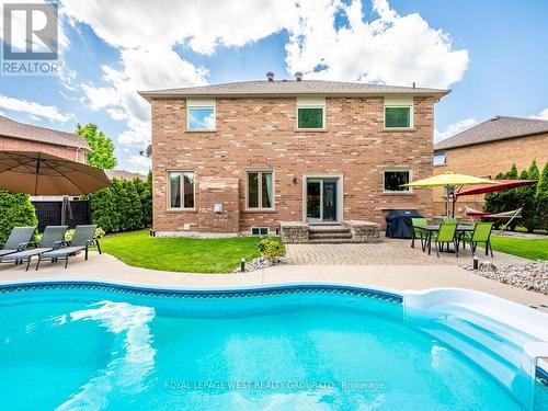 7 Vantagebrook Court, Caledon, ON - Outdoor With In Ground Pool