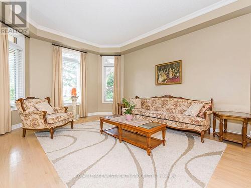 7 Vantagebrook Court, Caledon, ON - Indoor Photo Showing Living Room