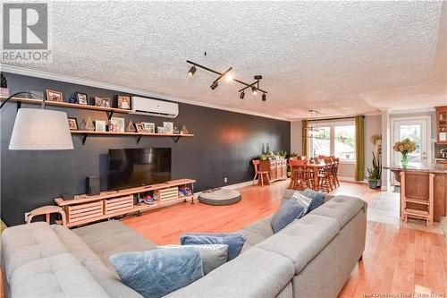 416 Wade Street, Tracadie, NB - Indoor Photo Showing Living Room