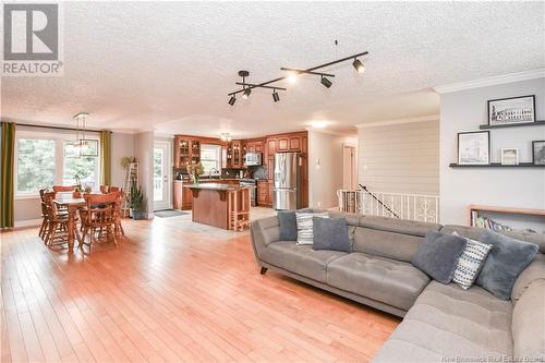 416 Wade Street, Tracadie, NB - Indoor Photo Showing Living Room