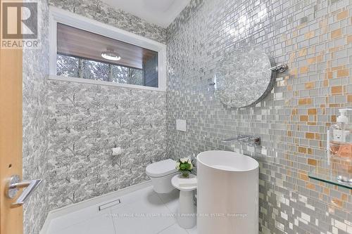 421 Randall Street, Oakville, ON - Indoor Photo Showing Bathroom