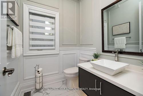 102 Ruggles Avenue, Richmond Hill, ON - Indoor Photo Showing Bathroom