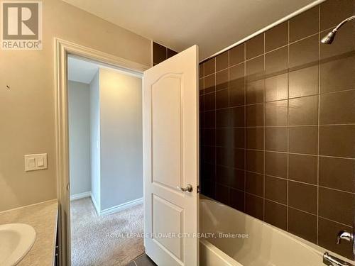 43 Gregory Avenue, Collingwood, ON - Indoor Photo Showing Bathroom