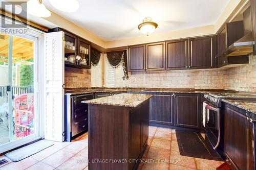 4 Chadwick Street, Brampton, ON - Indoor Photo Showing Kitchen With Upgraded Kitchen