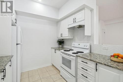 506 - 304 Essa Road, Barrie, ON - Indoor Photo Showing Kitchen