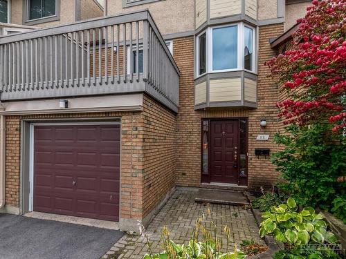 82 Versailles Private, Ottawa, ON 