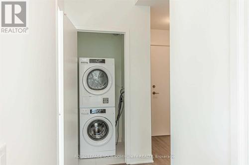 521 - 681 Yonge Street, Barrie, ON - Indoor Photo Showing Laundry Room