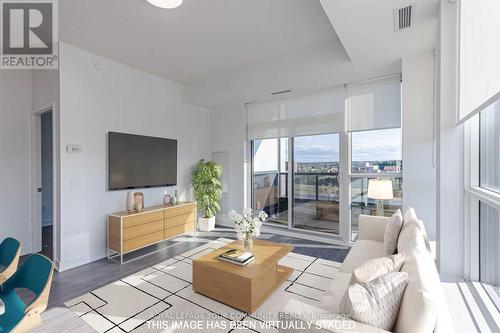 521 - 681 Yonge Street, Barrie, ON - Indoor Photo Showing Living Room