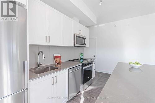 521 - 681 Yonge Street, Barrie, ON - Indoor Photo Showing Kitchen With Stainless Steel Kitchen