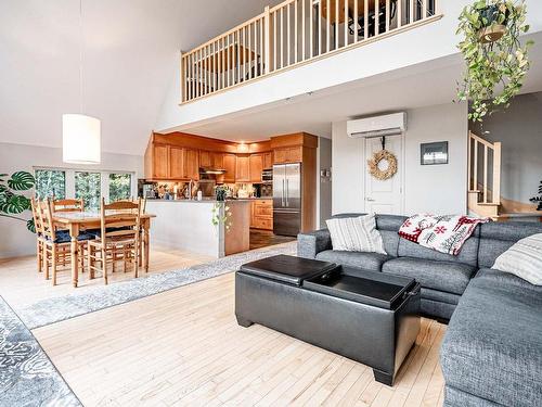 Salon - 9631 Rue Des Riverains, Sherbrooke (Brompton/Rock Forest/Saint-Élie/Deauville), QC - Indoor Photo Showing Living Room