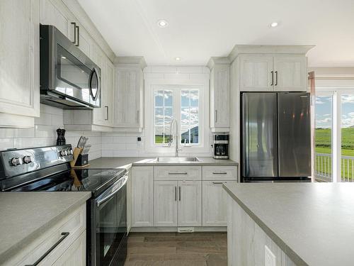 Cuisine - 3460 Ch. Charles-Léonard, Mirabel, QC - Indoor Photo Showing Kitchen