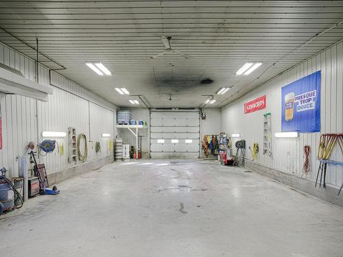 Garage - 3460 Ch. Charles-Léonard, Mirabel, QC - Indoor Photo Showing Garage