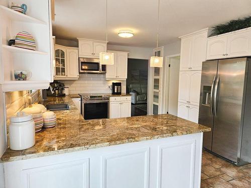 Cuisine - 1582 Rue Des Marguerites, Saint-Lazare, QC - Indoor Photo Showing Kitchen With Upgraded Kitchen