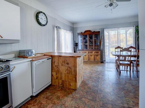 Kitchen - 3809 Route 346, Sainte-Julienne, QC - Indoor Photo Showing Kitchen