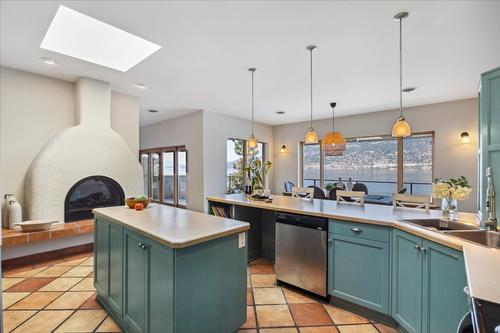 2650 Dubbin Road, Kelowna, BC - Indoor Photo Showing Kitchen With Double Sink