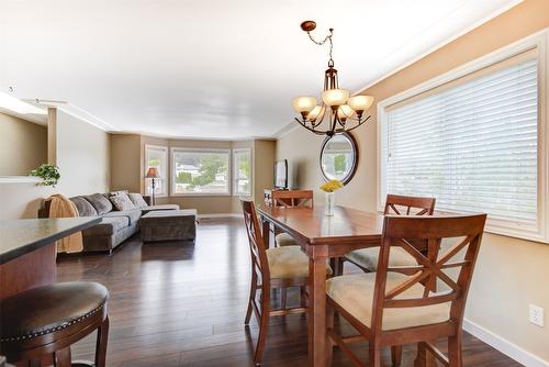 245 Moubray Road, Kelowna, BC - Indoor Photo Showing Dining Room