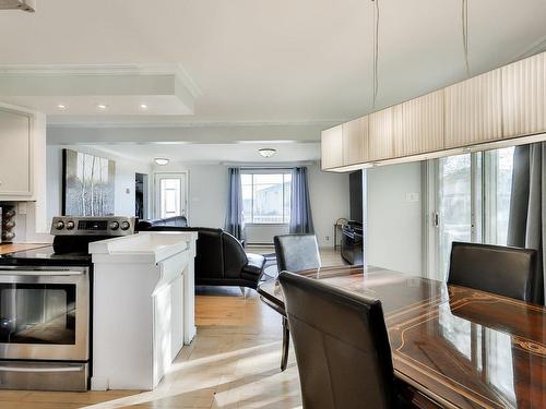 Dining room - 111 Rg Ste-Claire, Sainte-Anne-Des-Plaines, QC - Indoor Photo Showing Kitchen