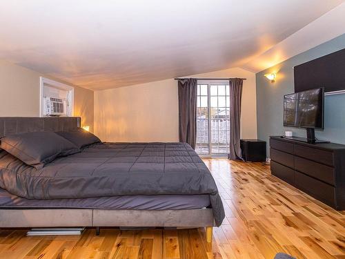 Chambre Ã  coucher principale - 405 Rue Martin-Descôteaux, Shawinigan, QC - Indoor Photo Showing Bedroom