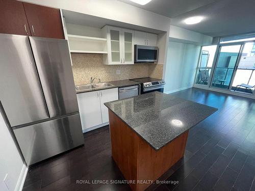 1801-600 Fleet St, Toronto, ON - Indoor Photo Showing Kitchen With Double Sink