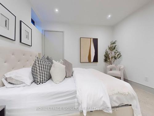 Lower-82 Gough Ave, Toronto, ON - Indoor Photo Showing Bedroom