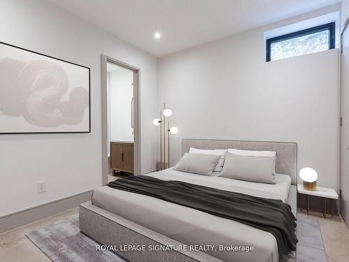 Lower-82 Gough Ave, Toronto, ON - Indoor Photo Showing Bedroom