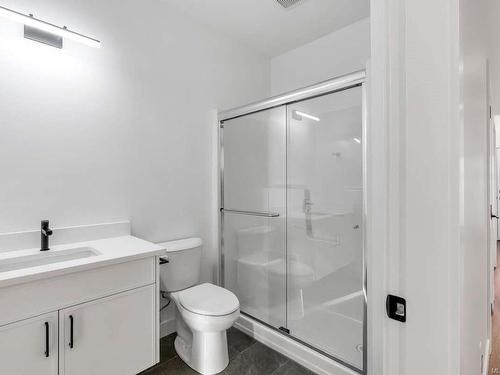 A-110 Plante Cres, Lake Cowichan, BC - Indoor Photo Showing Bathroom