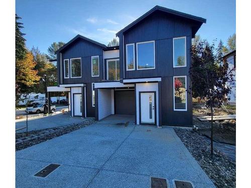 A-110 Plante Cres, Lake Cowichan, BC - Outdoor