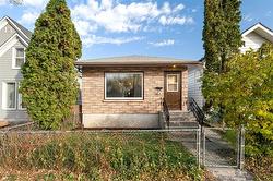 843 Ashburn ST  Winnipeg, MB R3G 3C7