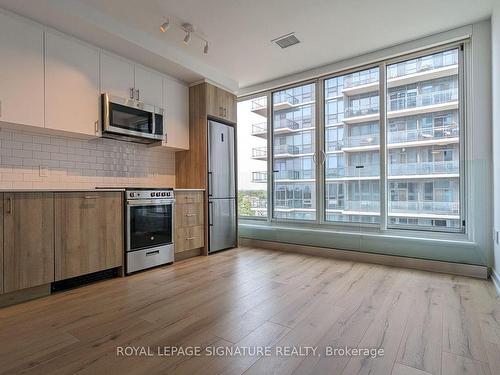 610-1195 The Queensway, Toronto, ON - Indoor Photo Showing Kitchen