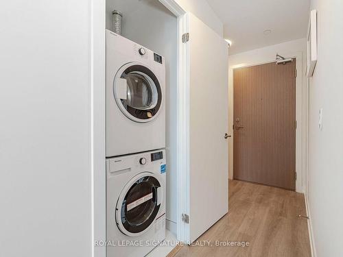 610-1195 The Queensway, Toronto, ON - Indoor Photo Showing Laundry Room