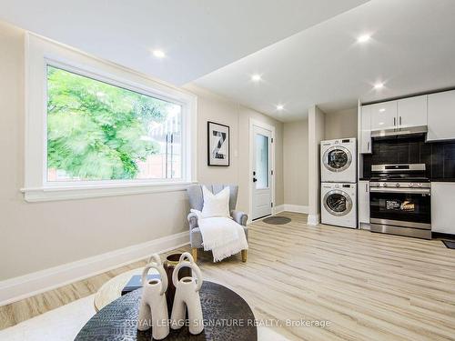 9 Wadsworth Blvd, Toronto, ON - Indoor Photo Showing Laundry Room