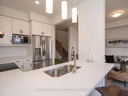 17-690 Broadway Ave, Orangeville, ON - Indoor Photo Showing Kitchen With Double Sink