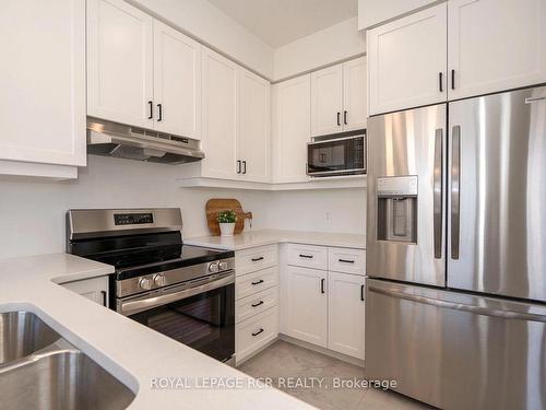 17-690 Broadway Ave, Orangeville, ON - Indoor Photo Showing Kitchen With Double Sink